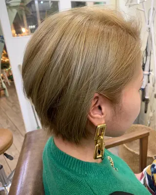 ショート カラー 鶴見 和美のヘアスタイル