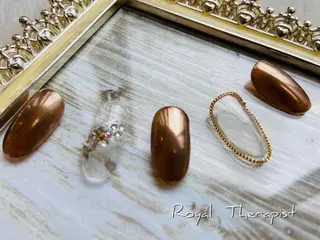 ネイル 【尾下】 ロイヤル•セラピストのネイルデザイン