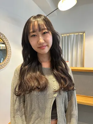 セミロング カラー yuika .のヘアスタイル