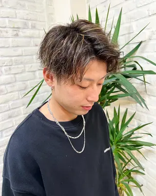 カラー メンズ 池本 勇大のヘアスタイル