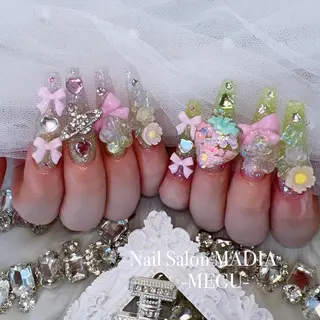 ネイル MADIA藤沢所属・MADIA MEGUのネイルデザイン