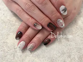 ネイル 岡本 友恵のネイルデザイン