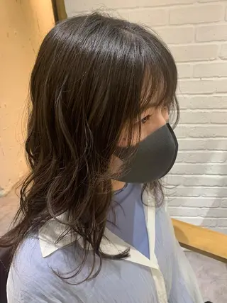 セミロング カラー EIGHT 中川原 菜々子のヘアスタイル