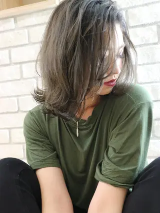 ミディアム カラー 東風上 亮介のヘアスタイル