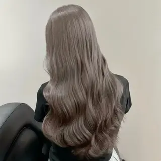 ロング カラー iki omotesando所属・akiho/透明感 カラー/グレージュのヘアスタイル