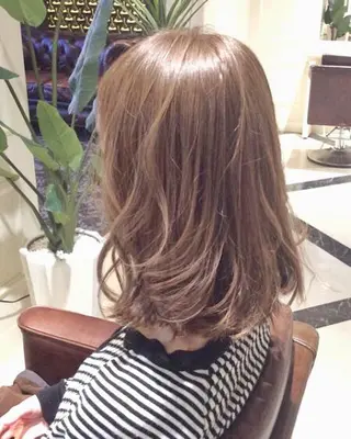 セミロング カラー na3moe【ナナナモエ】所属・髪質改善✨カラー特化 サロン🎨平尾晃一のヘアスタイル