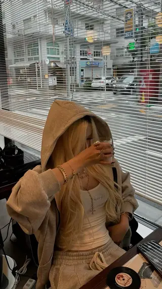 ロング 透明感ハイトーンヘア 🤍ririka🤍のヘアスタイル