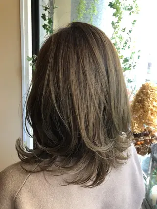 セミロング 馬場 百合恵のヘアスタイル