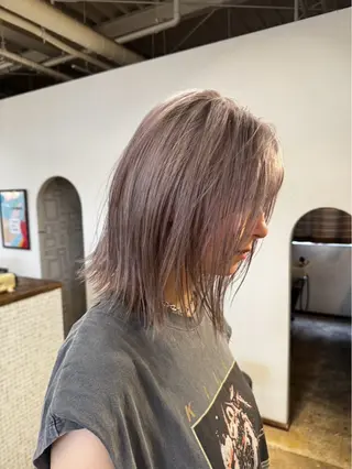ミディアム 艶、デザインカラー KAORI🌼のヘアスタイル