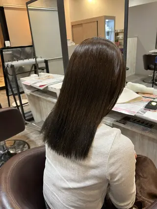 セミロング まとまるツヤ髪カット ┆たんげ なるみのヘアスタイル