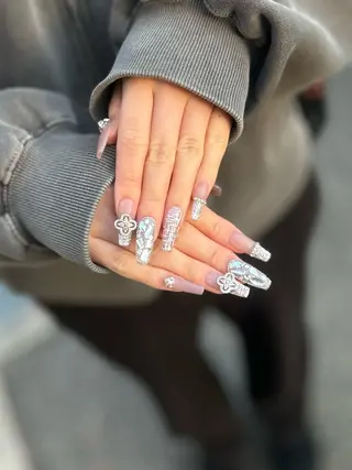 ネイル haku 🤍のネイルデザイン