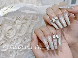 ネイル Nailsalon Vi+ももか🩷のネイルデザイン
