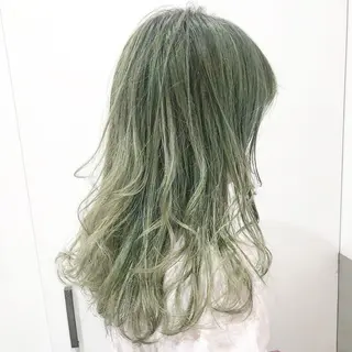 カラー 古屋 花織のヘアスタイル