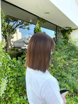 ショート ROZA germe所属・SHIO / ハイトーンカラーのヘアスタイル