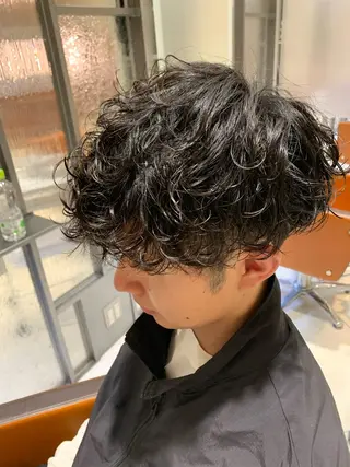 パーマ メンズ 山中 翔平のヘアスタイル