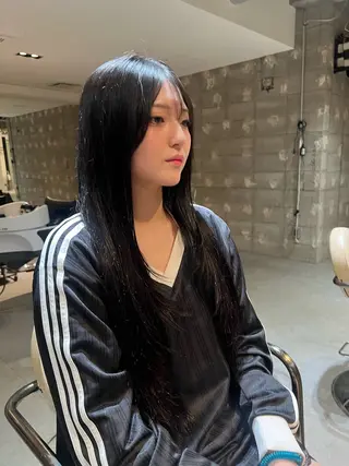 ロング 河本伶 質感レイヤーカットのヘアスタイル