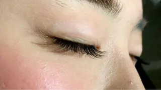 マツエク・マツパ ANNE梅田 GRACE店所属・ANNE chizuのマツエク・マツパデザイン