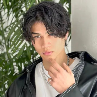 ミディアム カラー パーマ ヘアアレンジ メンズ 【池袋店 店長】伊藤 昂樹/曲がる縮毛矯正のヘアスタイル