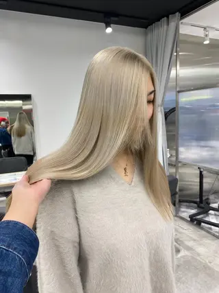 カラー Shiori・:* 💫のネイルデザイン