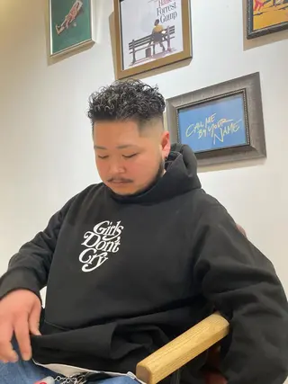 カラー パーマ メンズ メンズサロン🔥 プリストオオサカのヘアスタイル