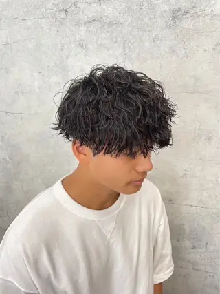ショート パーマ ハイトーン🇰🇷 19歳美容師アリルのヘアスタイル