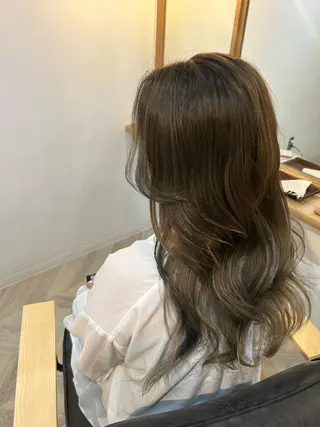 セミロング PACE所属・ayumi ／透明感カラーのヘアスタイル