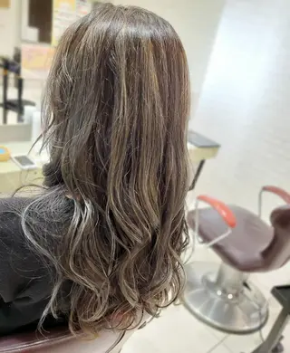 カラー ロング EARTH 池田　雄太のヘアスタイル