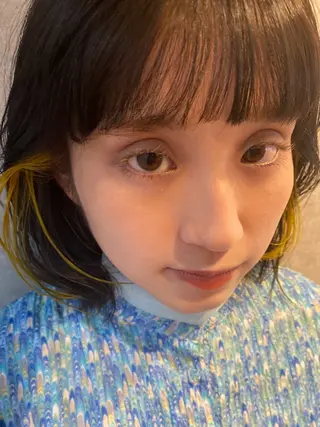 ショート カラー 室谷 侑奈のヘアスタイル