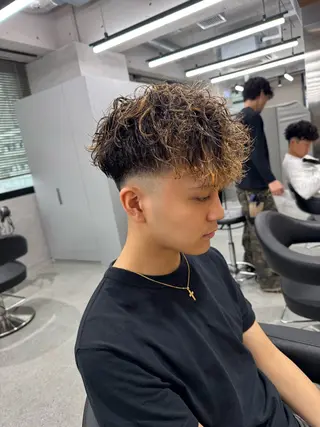 ショート カラー パーマ メンズ メンズ特化⚡️パーマ テッタのヘアスタイル