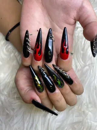 ネイル MADIA藤沢所属・MADIA MEGUのネイルデザイン