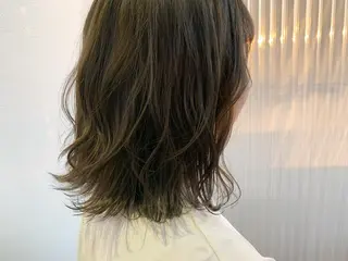 セミロング カラー 【Uneユヌ】菊地 春那のヘアスタイル