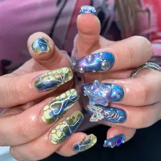 ネイル Shiori･:* 💫のネイルデザイン