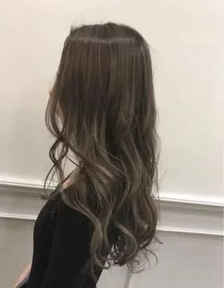 ロング カラー ひろせ かなのヘアスタイル