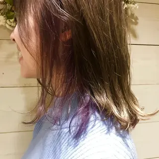 ミディアム カラー クワハラ イオリのヘアスタイル