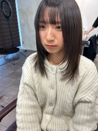 ミディアム 齊藤 海零のヘアスタイル