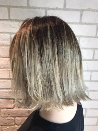 ミディアム 韓国式パーマ🔥 ブリーチ🔥TOMOのヘアスタイル