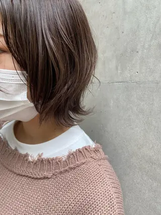 ショート なつめ🐶ショート ベージュカラーのヘアスタイル