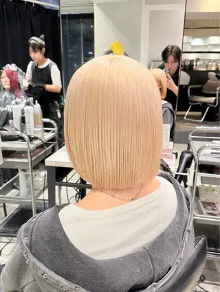 ミディアム カラー 🩵艶ハイトーン ブリーチ🩵ユウゴのヘアスタイル