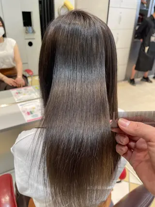 セミロング 圧倒的美髪ストレート ツダケイタロウのヘアスタイル