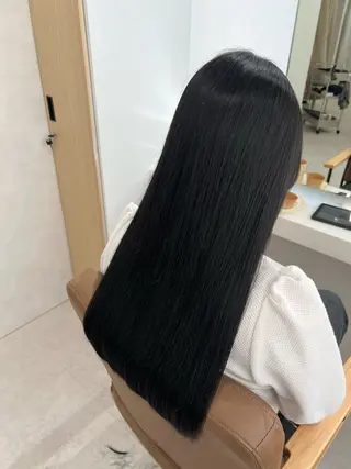 ロング SLASHスラッシュ 小西結奈のヘアスタイル