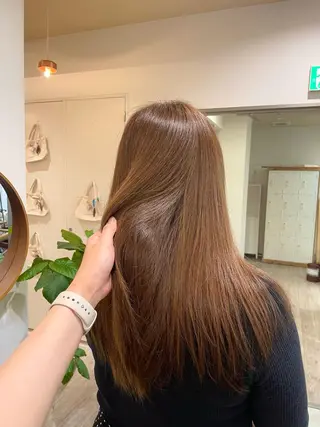 ロング 暖色カラー/ おおいえひびきのヘアスタイル