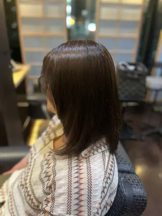 ミディアム カラー 岩下 陽万里のヘアスタイル