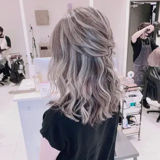 ロング カラー オフホワイトアンドなんば所属・福西 洋斗のヘアスタイル