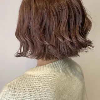 ショート カラー 小森 衣純のヘアスタイル