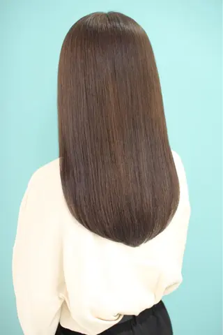 セミロング due(ドゥーエ）所属・onishi yoshinaoのヘアスタイル