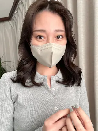 ミディアム カラー revie所属・中村 友美のヘアスタイル