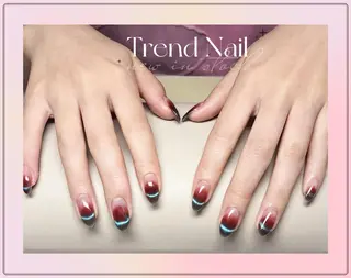 ミディアム トレンド ネイル スタジオのネイルデザイン