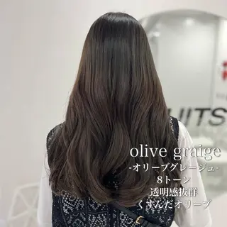 ロング カラー 🩵色落ち可愛い 寒色カラー🩵のヘアスタイル