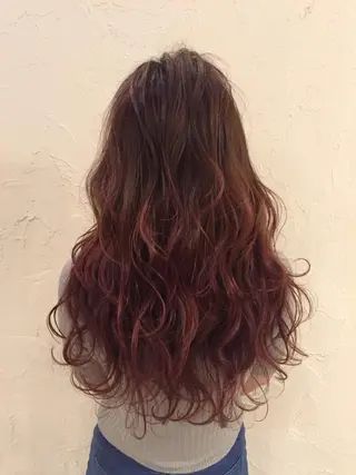 ロング 韓国レイヤー外国人風 透明感カラー髪質改善のヘアスタイル