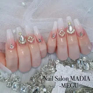 ネイル MADIA藤沢所属・MADIA MEGUのネイルデザイン